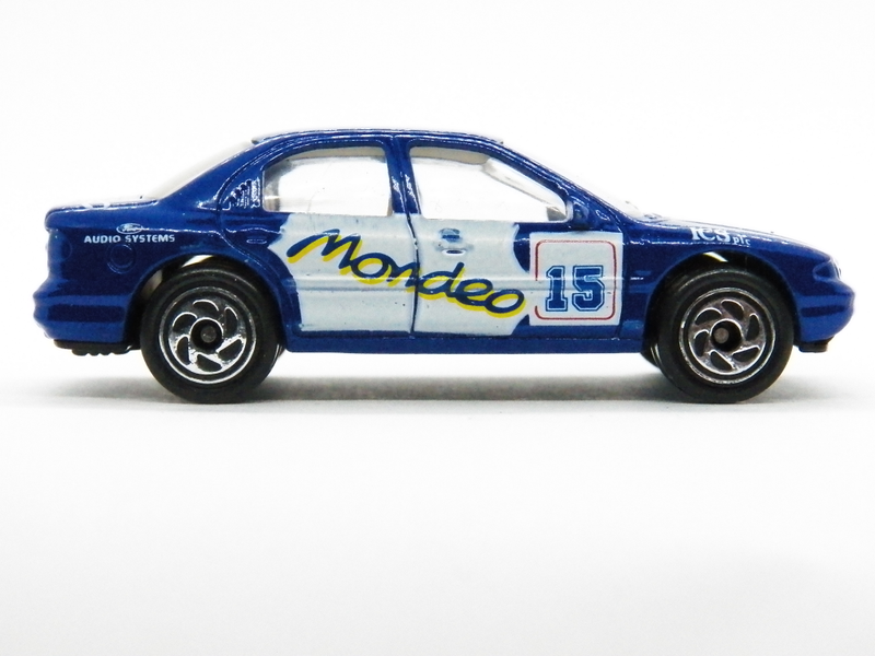 Illustration for article titled Matchbox 1:64 Ford Mondeo (with audiophile Ford Audio)